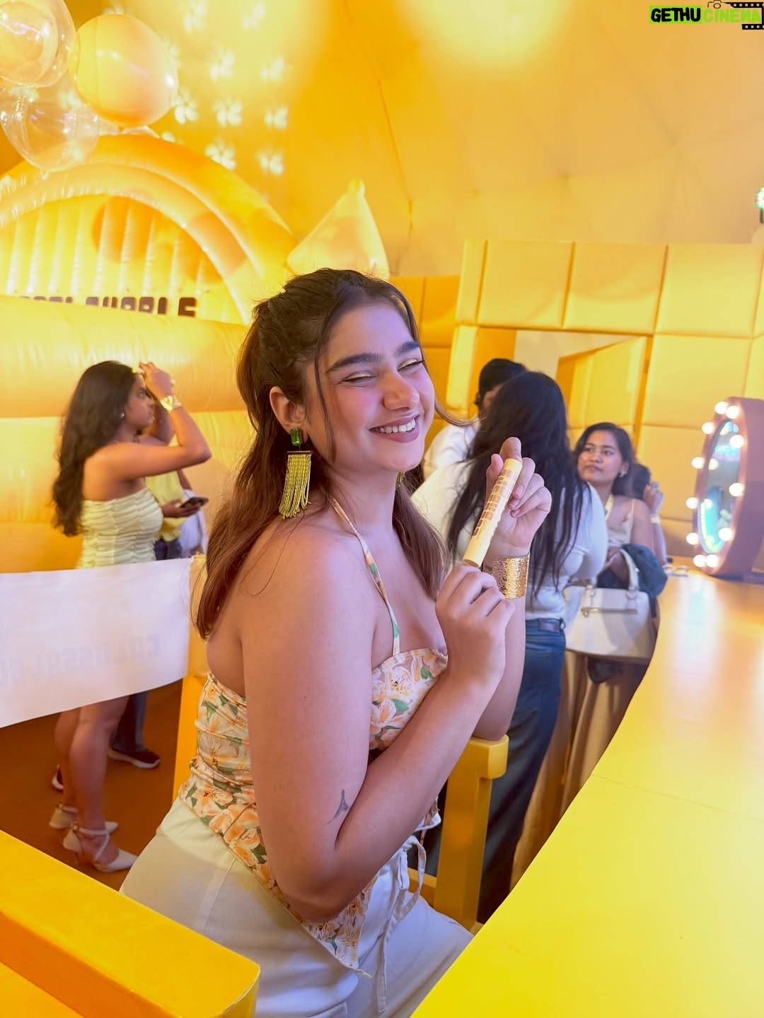 Krupal Akhanii - 836 Likes - #collaboration Tried the @maybelline_ind colossal bubble mascara at their bubbleland event and let me tell you, it hasn’t disappointed!Massive volume & sooo weightless. I’m obsessed. 🫧💛 

#TheBubbleTheBetter #ColossalBubbleMascara #MaybellineIndia #MaybellineMakeup #LashesOnBubbleMode