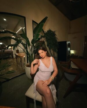 Krupal Akhanii Instagram - Cheri cheri lady💜
Wearing : @newme.asia
Product Id: 2056579
Use coupon code ‘KRU’ for additional discounts!
#ElitebyNEWME #NEWMEGals
#photoshoot #photooftheday #dinner #dinnerdate #dinnerplaces #mumbai #fashion #fashioninspo #lavender #summerdress #nightlife #fyp
