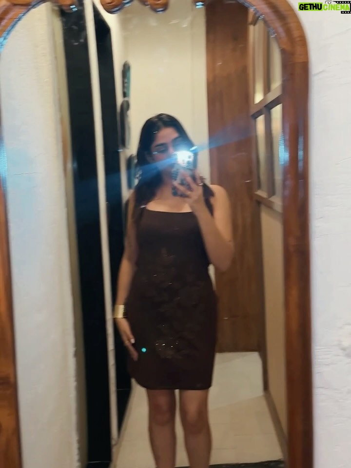 Krupal Akhanii - 1K Likes - Baby, you know that I’m the star of the show
Come on up and show me ‘cause I’m ready to go🤎 

Wearing: @newme.asia 
📍: @sante_mumbai , Oshiwara. 

#brown #blingy #datenight #dinner #dinein #fashion #prettydress #nightout #fashioninspo #fashionable #photooftheday