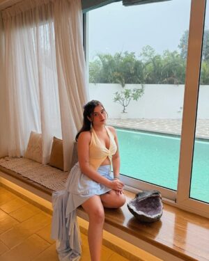 Krupal Akhanii Instagram - Goa dump w my most favourite view @akama_homes 🪴🪞🛁🏡🩵
.
.
.
.
.
.
.
#goa #villa #staycation #aesthetic #comfystay #goadump #spinaroundwkruuu #vacaymode #goabeach
#beach #sunset #love #travel