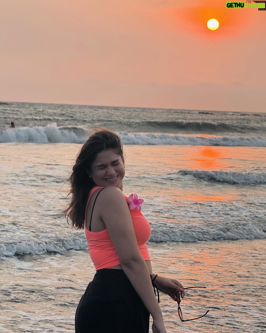 Krupal Akhanii - 882 Likes - Goa dump w my most favourite view @akama_homes 🪴🪞🛁🏡🩵
.
.
.
.
.
.
.

#goa #villa #staycation #aesthetic #comfystay #goadump #spinaroundwkruuu #vacaymode #goabeach
#beach #sunset #love #travel