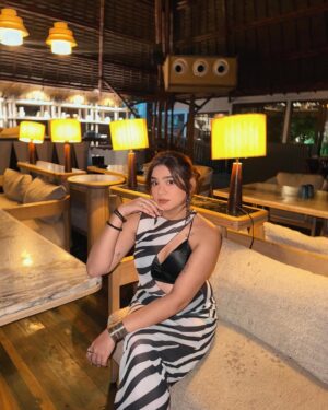 Krupal Akhanii Instagram - Can go to cute dinner places everyday 🥰❤️
#goa #vacation #throwback #love #photoofday #beach #beachshoot #dinnerdate #dinner #blackandwhite #outfitgoals #fashion #fashioninspo #beachlifestyle