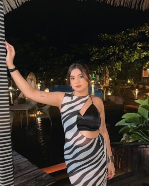 Krupal Akhanii Instagram - Can go to cute dinner places everyday 🥰❤️
#goa #vacation #throwback #love #photoofday #beach #beachshoot #dinnerdate #dinner #blackandwhite #outfitgoals #fashion #fashioninspo #beachlifestyle