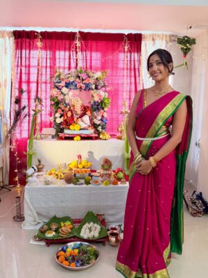 Krutika Solanki Instagram - Ganpati bappa morya ❤️
Thank you for blessing us this year again.
Day 1 was all about love, reunions and blessings .
.
#ɢᴀɴᴘᴀᴛɪʙᴀᴘᴘᴀᴍᴏʀʏᴀ #ganeshchaturthi #love