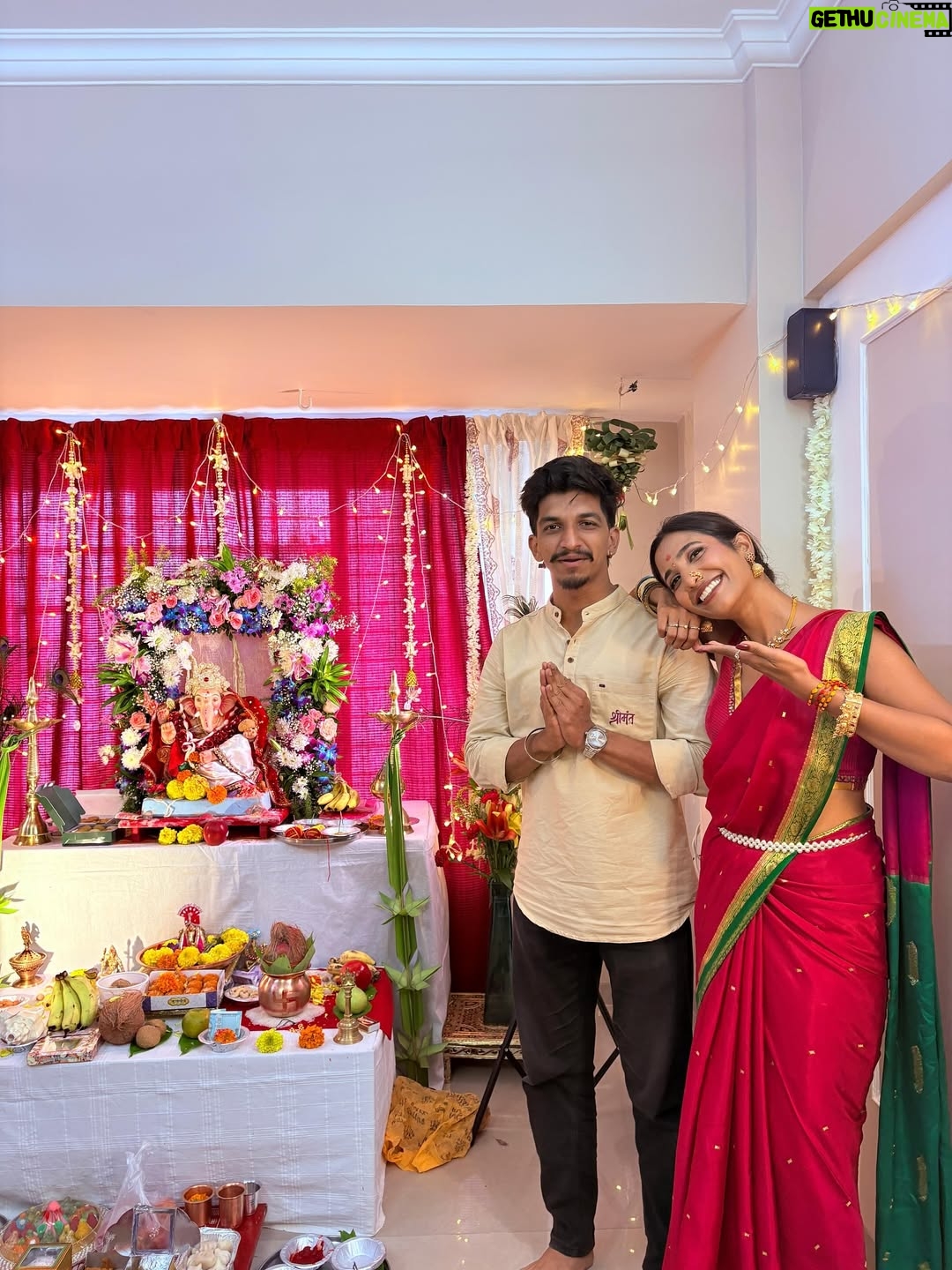 Krutika Solanki - 626 Likes - Ganpati bappa morya ❤️
Thank you for blessing us this year again. 
Day 1 was all about love, reunions and blessings . 
.
#ɢᴀɴᴘᴀᴛɪʙᴀᴘᴘᴀᴍᴏʀʏᴀ #ganeshchaturthi #love