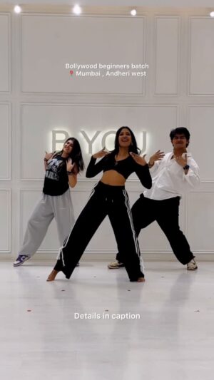 Krutika Solanki Instagram - Blast from the past - LOCKDOWN CHOREO MADE ITS WAY TO our beginners class last week ❤️
.
Regular bollywood dance classes ( Beginners level)
⏰7.30 to 8.30pm
🗓️ Every Tuesday & Thursday
📍 Byou studio, laxmi business park. Andheri west .
📲 whats app only - 9967124836 to join.
.
D.C @krutikasolankii
Performed with @_tanishkamotwani_ @soohamnaiik ❤️❤️❤️
.
#bollywooddanceclass #mumbai #krutikasolankii #dance #sweetyteradrama #teamaadilkhan @teamaadilkhan
