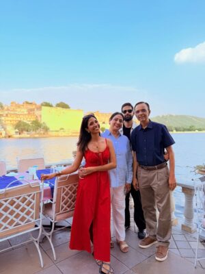 Krutika Solanki Instagram - Physically in mumbai mentally still here !
Throwback to this Family trip or reunion bhi bol sakte hain 🤣🤣🤣
.
.
#udaipur #familytrip #2025