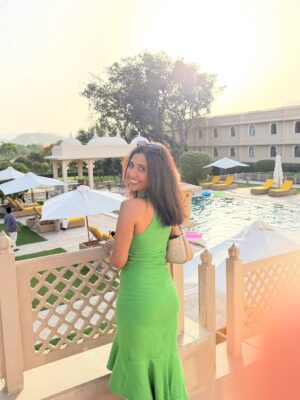 Krutika Solanki Instagram - Physically in mumbai mentally still here !
Throwback to this Family trip or reunion bhi bol sakte hain 🤣🤣🤣
.
.
#udaipur #familytrip #2025