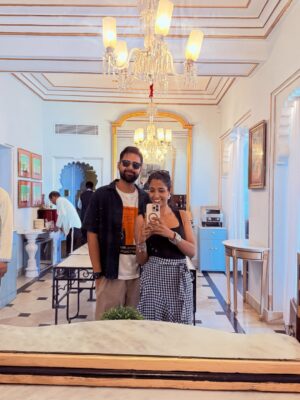 Krutika Solanki Instagram - Physically in mumbai mentally still here !
Throwback to this Family trip or reunion bhi bol sakte hain 🤣🤣🤣
.
.
#udaipur #familytrip #2025