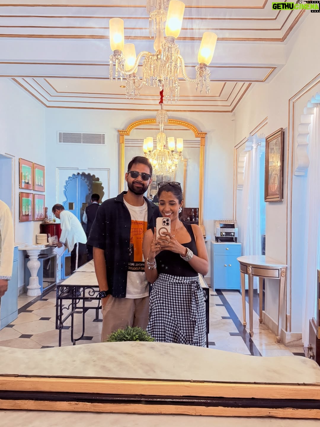 Krutika Solanki - 520 Likes - Physically in mumbai mentally still here ! 
Throwback to this Family trip or reunion bhi bol sakte hain 🤣🤣🤣
.
.
#udaipur #familytrip #2025