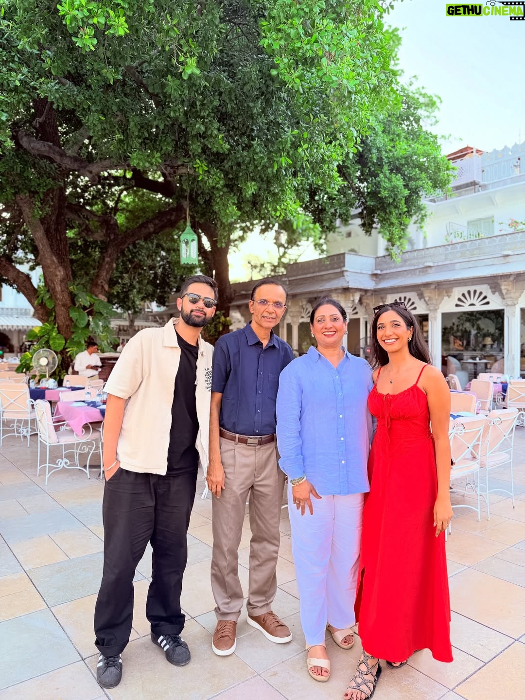 Krutika Solanki - 520 Likes - Physically in mumbai mentally still here ! 
Throwback to this Family trip or reunion bhi bol sakte hain 🤣🤣🤣
.
.
#udaipur #familytrip #2025