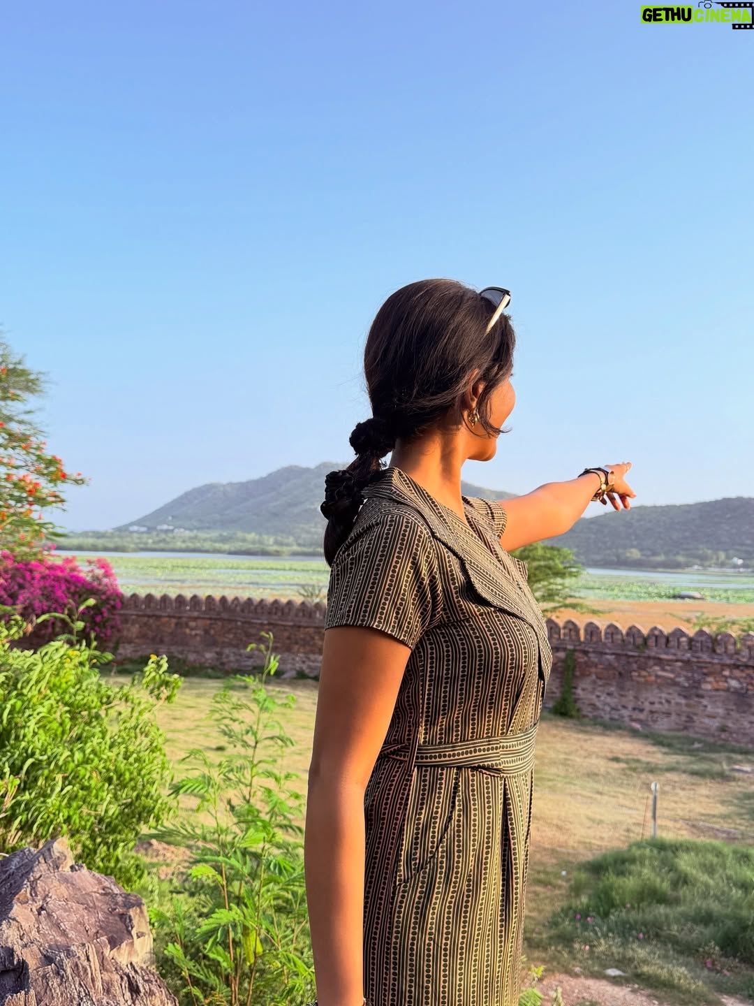 Krutika Solanki - 520 Likes - Physically in mumbai mentally still here ! 
Throwback to this Family trip or reunion bhi bol sakte hain 🤣🤣🤣
.
.
#udaipur #familytrip #2025