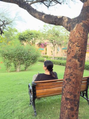 Krutika Solanki Instagram - Physically in mumbai mentally still here !
Throwback to this Family trip or reunion bhi bol sakte hain 🤣🤣🤣
.
.
#udaipur #familytrip #2025