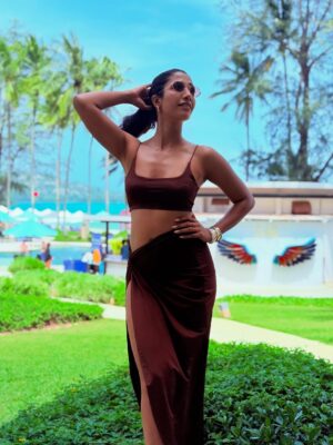 Krutika Solanki Instagram - 📍 @saii.lagunaphuket
.
Second time here and i am already waiting to GO AGAIN 😝🦋
Beach baby always ❤️
.
#brown #coordset #phuket #vacationfit #beachwear #outfit #love #saiilagunaphuket