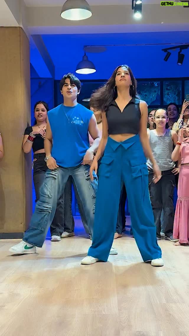 Krutika Solanki - 5.1K Likes - Marjaani throwback❤️
.
#delhi you were a vibe and more , first time workshop of this one and the love you guys gave , thank you. See you with more such bollywood feels 19-20-21 September ❤️
.
D.C - @krutikasolankii @aadilkhann @teamaadilkhan
Shot at @10ft.downstudios