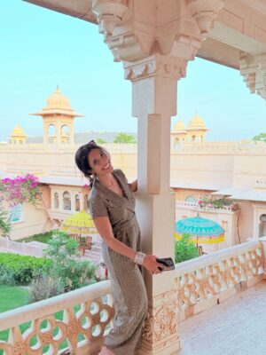Krutika Solanki Instagram - Physically in mumbai mentally still here !
Throwback to this Family trip or reunion bhi bol sakte hain 🤣🤣🤣
.
.
#udaipur #familytrip #2025