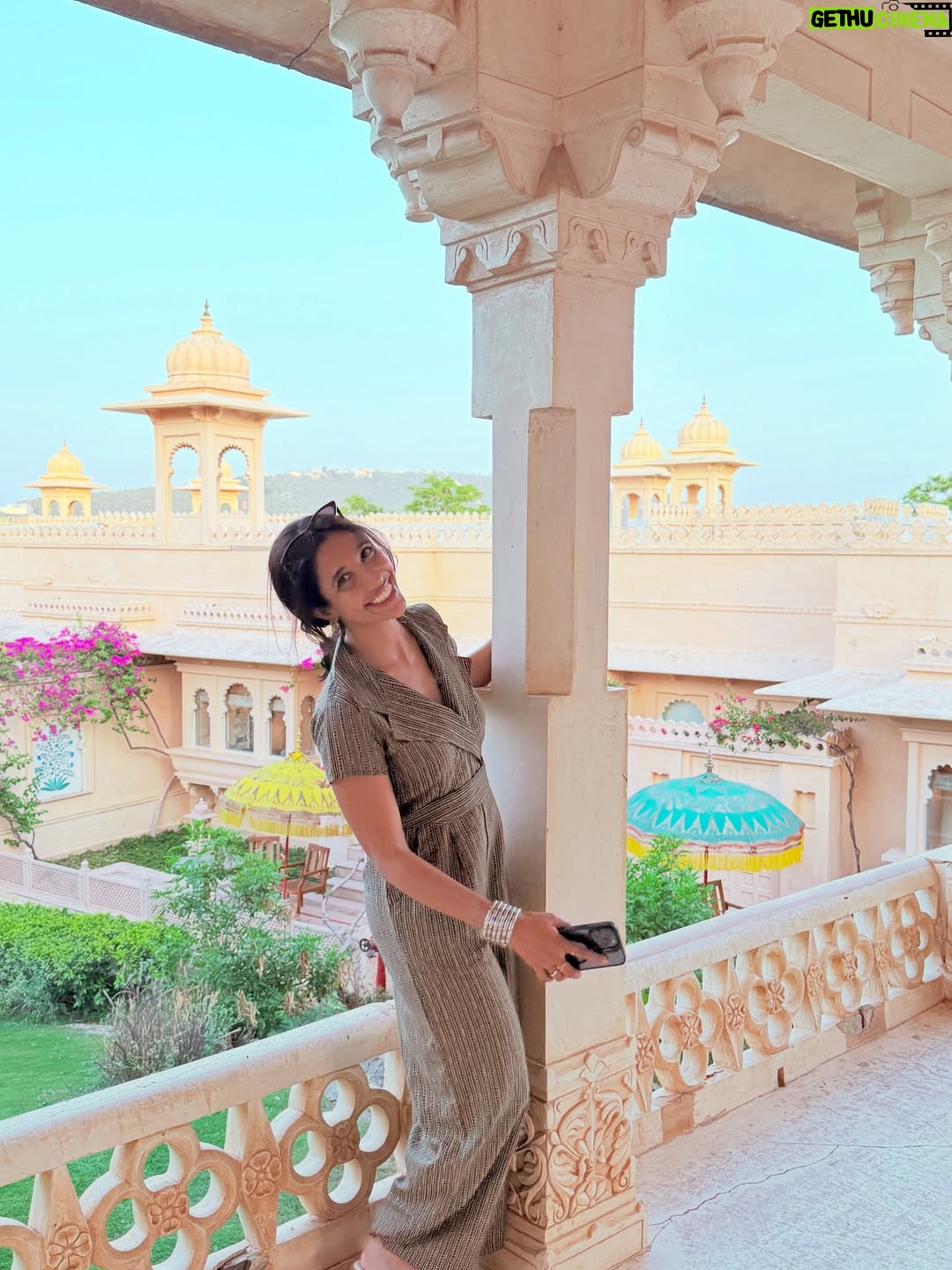 Krutika Solanki - 520 Likes - Physically in mumbai mentally still here ! 
Throwback to this Family trip or reunion bhi bol sakte hain 🤣🤣🤣
.
.
#udaipur #familytrip #2025