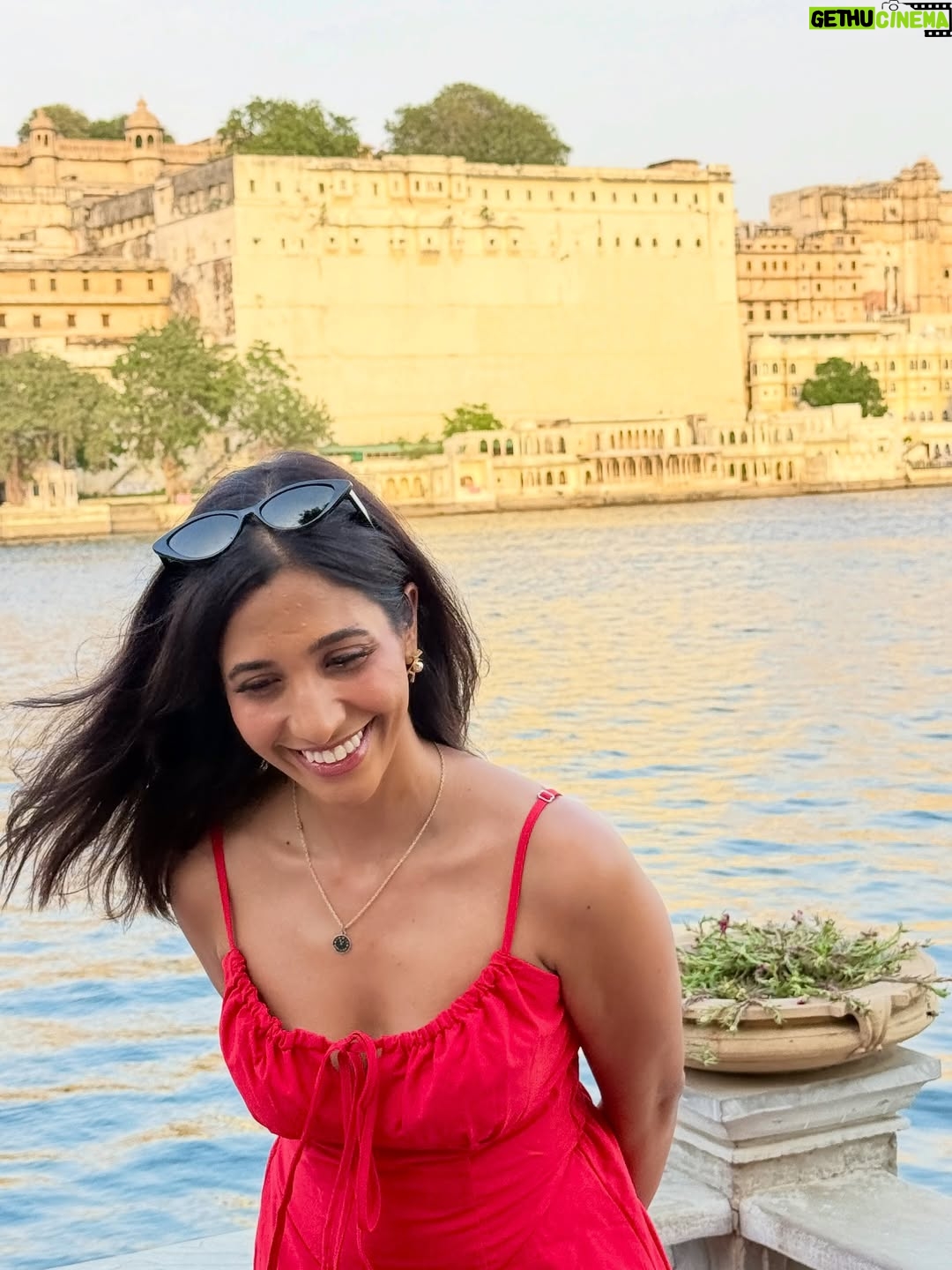 Krutika Solanki - 520 Likes - Physically in mumbai mentally still here ! 
Throwback to this Family trip or reunion bhi bol sakte hain 🤣🤣🤣
.
.
#udaipur #familytrip #2025