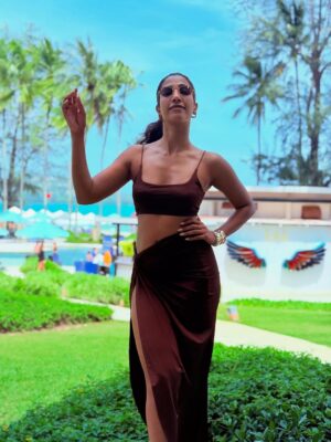 Krutika Solanki Instagram - 📍 @saii.lagunaphuket
.
Second time here and i am already waiting to GO AGAIN 😝🦋
Beach baby always ❤️
.
#brown #coordset #phuket #vacationfit #beachwear #outfit #love #saiilagunaphuket