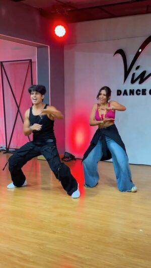 Krutika Solanki Instagram - GURUGRAM - You are in for a BOLLYWOOD SUNDAY like no other . 21st september ❤️
Aadil x Krutika choreo workshops
.
Chunari chunari 12-2pm
Bijuriya 2.30 - 4.30pm
Ishq Kamina - 5-7pm
All classes at @10ftstudios.gurgaon @10ft.downstudios
.
DC @aadilkhann X @krutikasolankii
#delhi #workshop #gurugram #danceworkshop #ishqkameena #bollywood