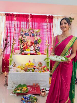Krutika Solanki Instagram - Ganpati bappa morya ❤️
Thank you for blessing us this year again.
Day 1 was all about love, reunions and blessings .
.
#ɢᴀɴᴘᴀᴛɪʙᴀᴘᴘᴀᴍᴏʀʏᴀ #ganeshchaturthi #love