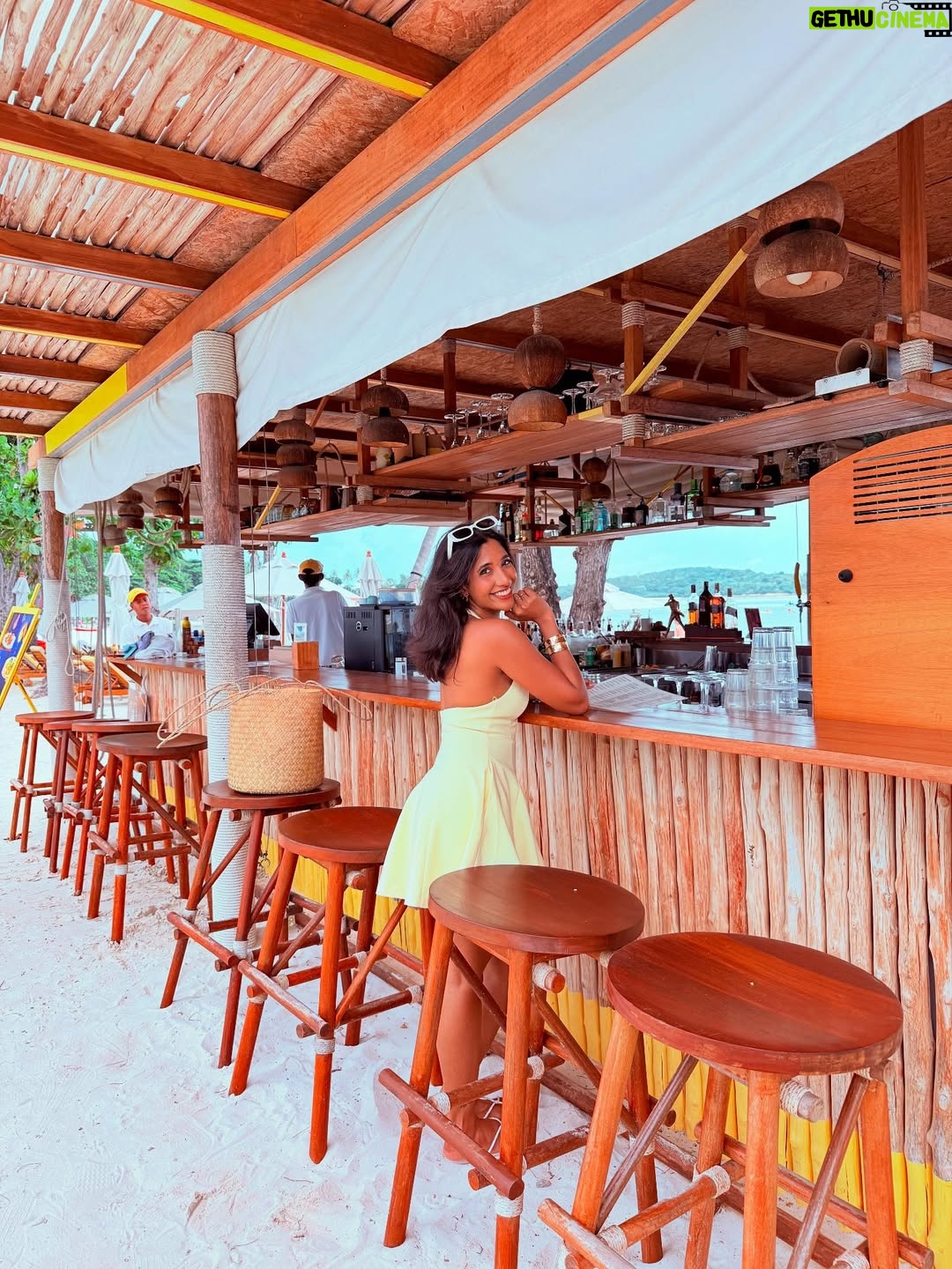 Krutika Solanki - 463 Likes - 🔆💛🫰🫶 @salachawengbeach 
.
Wearing : 
@zara and my smile ❤️
.
If you go to samui, PLEASE STAY HERE ONLY 😅
.
#salasamui #kohsamui #salasamuichaweng #samui #thailand #throwback #yellow #vacationfit #fit #outﬁtinspo #krutikasolankii #dopall