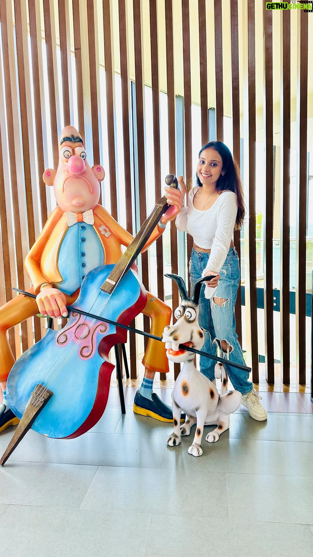 Kshitija Saxena - 27.5K Likes - Monday mornings be like 🙇🏻‍♀️♾️🧿😇❣️
.
.
#reelkarofeelkaro #instagood #rainyday #monsoon #monday #happiness #travelphotography #trendingsongs #viralvideos #funtimes #actors #blessed #outfitoftheday #white #casualstyle #goodvibes #likesforlike #shitijasaxena #monday