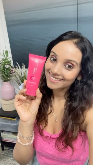 Kshitija Saxena Instagram - Daily skin care begins with basic requirement of moisturiser thanks to @emm.emegamart for introducing fytocare skin moisturiser which absorbs instantly,non greasy and suitable for all skin types being non comedogenic, paraben free and dermatologist approved.
Do try!! As it’s also good makeup primer.
.
.
#skincare #moisturizer #beauty #reelkarofeelkaro #face #trending #emmmegamart #dermatologist #selflove #everydayindia #primer #instaphoto #new #collab #tryit #shitijasaxena #recommended