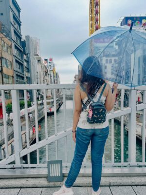 Kshitija Saxena Instagram - Monsoon birthdayās and japanese vibe šš»āāļøš§æā£ļøš„šÆšµš
..
#japan #osaka #dotonbori #traveller #photography #umbrella #blue #monsoon #birthday #viralpostā¤ļø #me #beautifuldestinations #lifestyle #trendingnow #lake #vibes #blessed #igers #followļ½e #funday #rain #explore #streetstyle #yolo #actor #shitijasaxena