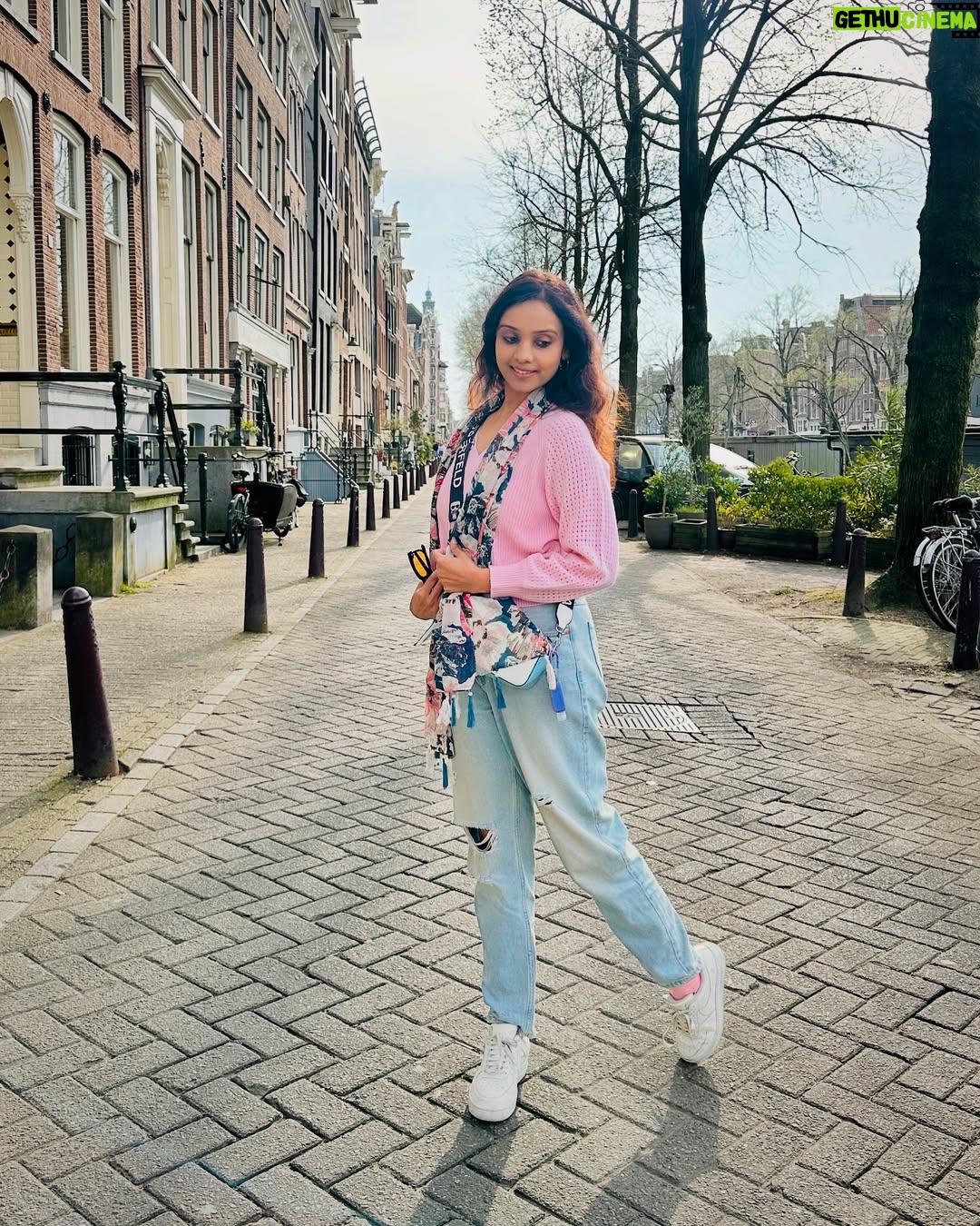 Kshitija Saxena - 85.1K Likes - Quiet Somewhere in the hustling spirit of Amsterdam🇳🇱
#europe #travelling #netherlands #vacation #vintage #trending #canal #travelgram #cityofamsterdam #beautifuldestinations #naturephotography #holland #like4like #love #perfect #bliss #selflove #goodvibes #explore #instamood #fresh #classic #followforfollow #igers #shitijasaxena #amsterdam