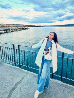 Kshitija Saxena Instagram - To the serene of alps and calmness of the lake, just one word Swiss beauty šØš
.
.
#switzerland #alps #zurich #lake #traveleurope #natureatitsbest #virelpost #trending #selflove #photooftheday #shitijasaxena