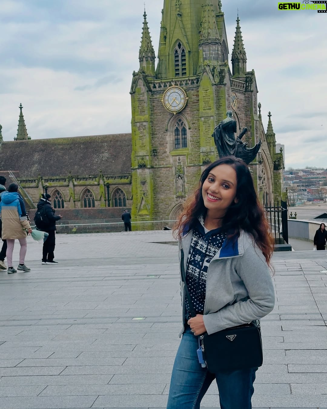 Kshitija Saxena - 85K Likes - Hello Birmingham #uk 🇬🇧
.
.
#london #unitedkingdom #birmingham #citycentre #girlspower #vacations #colorful #church #festival #green #smile #me #londondiaries #trendingnow #virelpost #like4like #lifestyle #rich #travelling #goodvibes #happy #blessed #shitijasaxena