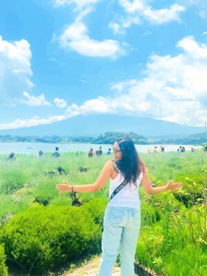 Kshitija Saxena Instagram - Mount Fuji, š» lake Kawaguchiko & me doing some touristy posing.
.
.
#japan #mountain #fuji #lake #naturlovers #japanstyle #naturalbeauty #trendingnow #viral #sunny #summervibes #beautifuldestinations #igers #instamood #selflove #travelphotography #nature #tourist #visitjapan #shitijasaxena