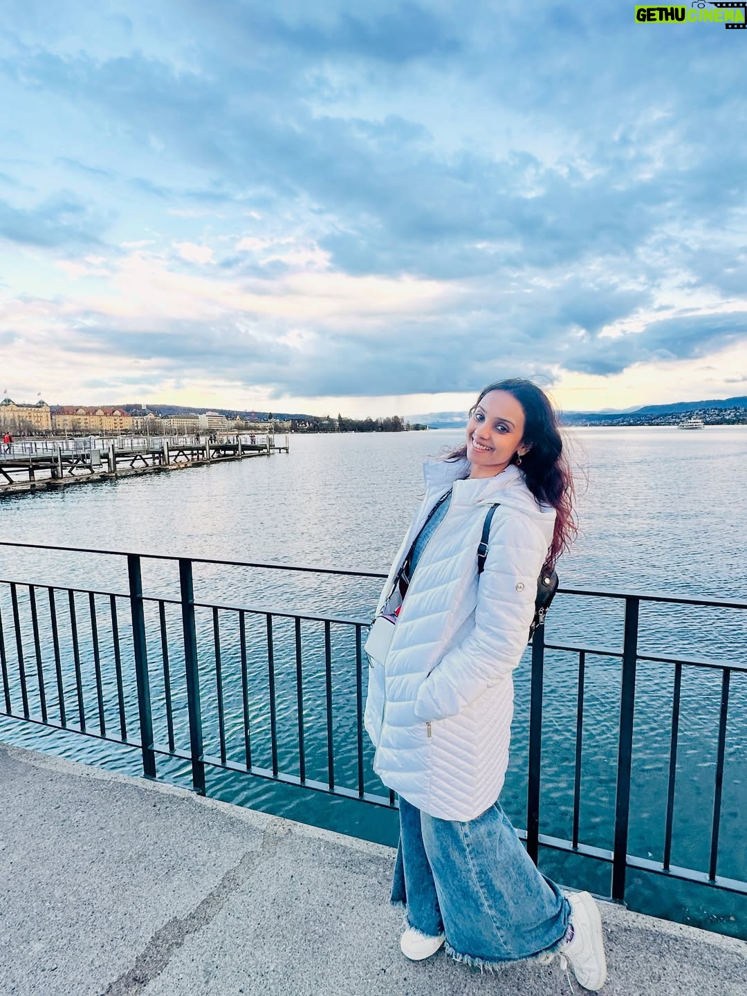 Kshitija Saxena - 106.9K Likes - To the serene of alps and calmness of the lake, just one word Swiss beauty 🇨🇭
.
.
#switzerland #alps #zurich #lake #traveleurope #natureatitsbest #virelpost #trending #selflove #photooftheday #shitijasaxena