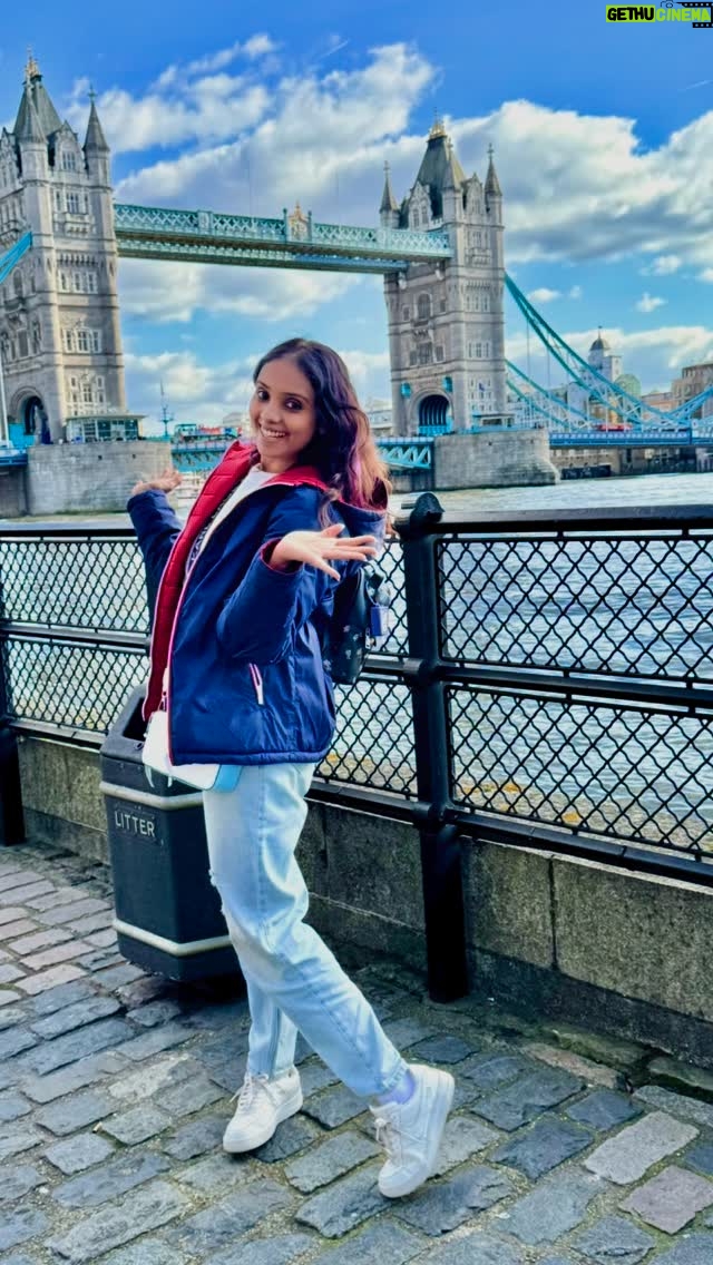 Kshitija Saxena - 87.9K Likes - When in London can’t miss this beauty Tower bridge 🇬🇧 #vacation 
#uk #towerbridge #london #viralvideos #goodvibes #treandingreels #selflove #actor #influencer #me #reelitfeelit #instapic #towerbridgelondon #traveldestination #vintagestyle #bollywood #shitijasaxena