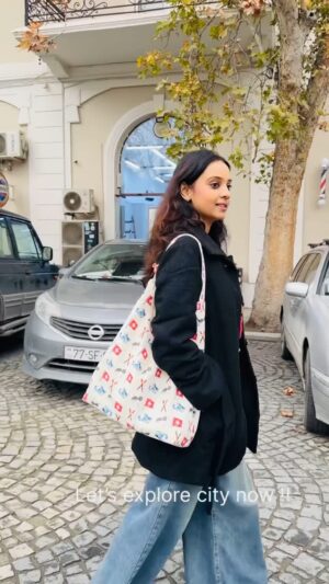 Kshitija Saxena Instagram - Mid week coffee ☕️ and self exploration continues….#selflove #goodvibes #explore #city #me #baku #trending #reelkarofeelkaro #amazing #goodmorning #cityscape #coffee #colorful #shoplocal #azerbaijan #viralvideos #hairgoals #kshitijasaxena