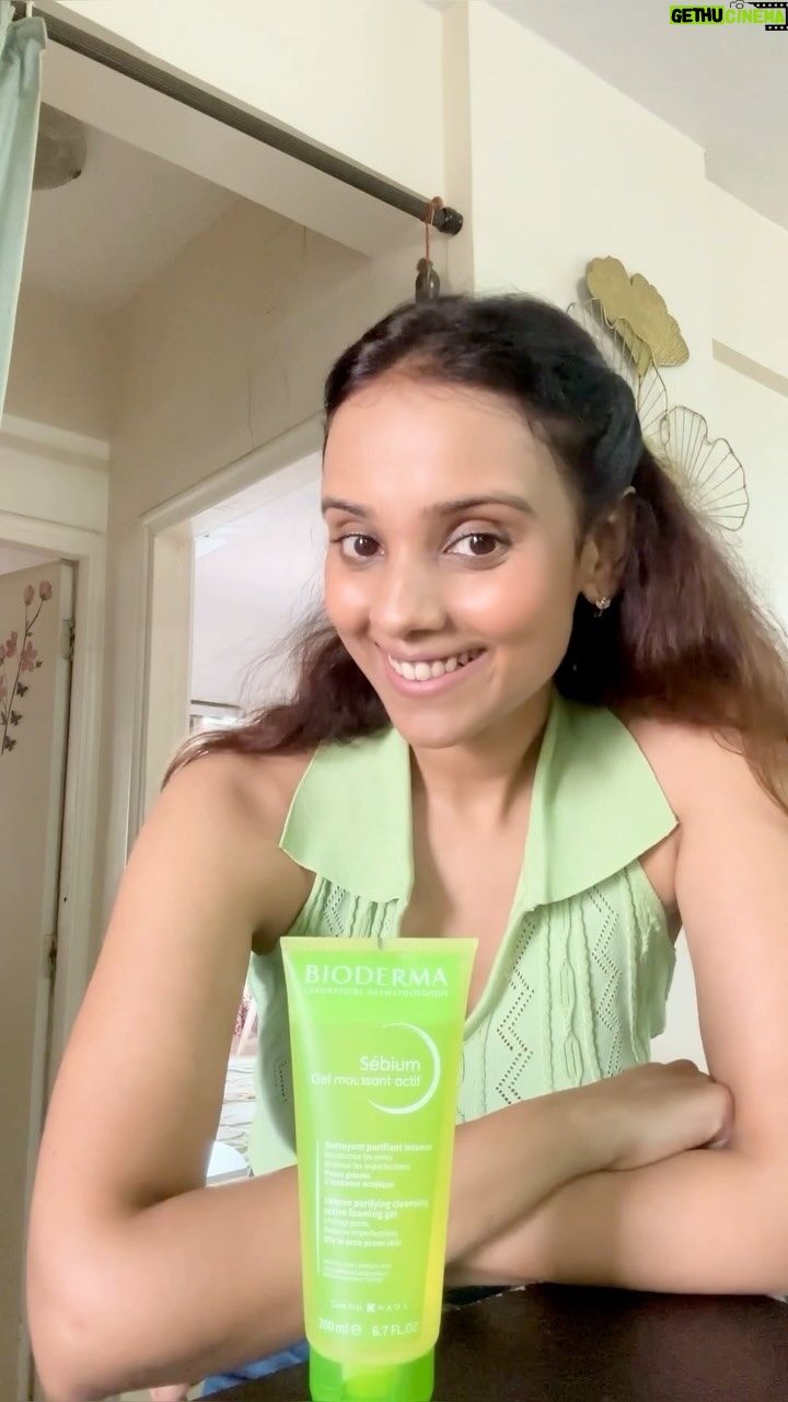 Kshitija Saxena - 14.9K Likes - Monsoon ☔️demands extra skin care to avoid those unwanted acne and breakouts. Presenting @biodermaindia sebium gel moussant actif face wash dermatologist tested and highly recommended for monsoon’s. Contains salicylic acid and glycolic acid helps unclog pores, removing dirt and fighting those stubborn acne/ breakouts. Do try on my recommendation.
#reelkarofeelkaro #instagood #skincareroutine #beautybloggers #facewash #monsoon #everyday #cleansing #bioderma #viralvideos #trending #skinhealth #selflove #productphotography #nomakeup #fresh #naturalbeauty #collab #shitijasaxena #reelitfeelit