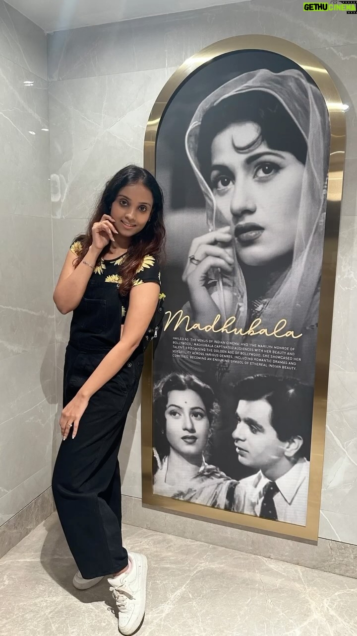 Kshitija Saxena - 13K Likes - The love for Bollywood ❣️and girl in me 🙇🏻‍♀️
.
.
.
#shitijasaxena #bollywood #madhubala #queen #streetstyle #casualoutfit #weekend #viralvideos #trendingreels #reelitfeelit #explore #me #instagood #instalike #beautyqueen #nomakeupmakeup  #actress #eternal #gorgeous #kshitijasaxena #actor