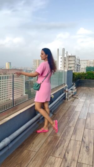 Kshitija Saxena Instagram - #ad @garnierindia
NEW LAUNCH ALERT!
Garnier vit C Serum Cleanser - Bright Skin in just one wash!
#garnierindia #garnierserumfacewash
#viral #trendingreelsvideo #reelfeelit #selflove #monsoon #goodvibes #brightskin #reelkarofeelkaro #instagood #vitaminc #facewash #new #try #recommended #shitijasaxena
Did you try it yet? Comment for link!