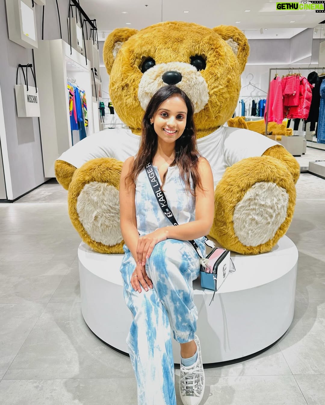 Kshitija Saxena - 11.6K Likes - For the love of teddies and girl in me who refuses to grow up!!
#happyteddyday #valentines #selflove #girl #teddybear #dubailife #explore #happytime #blessed #shitijasaxena