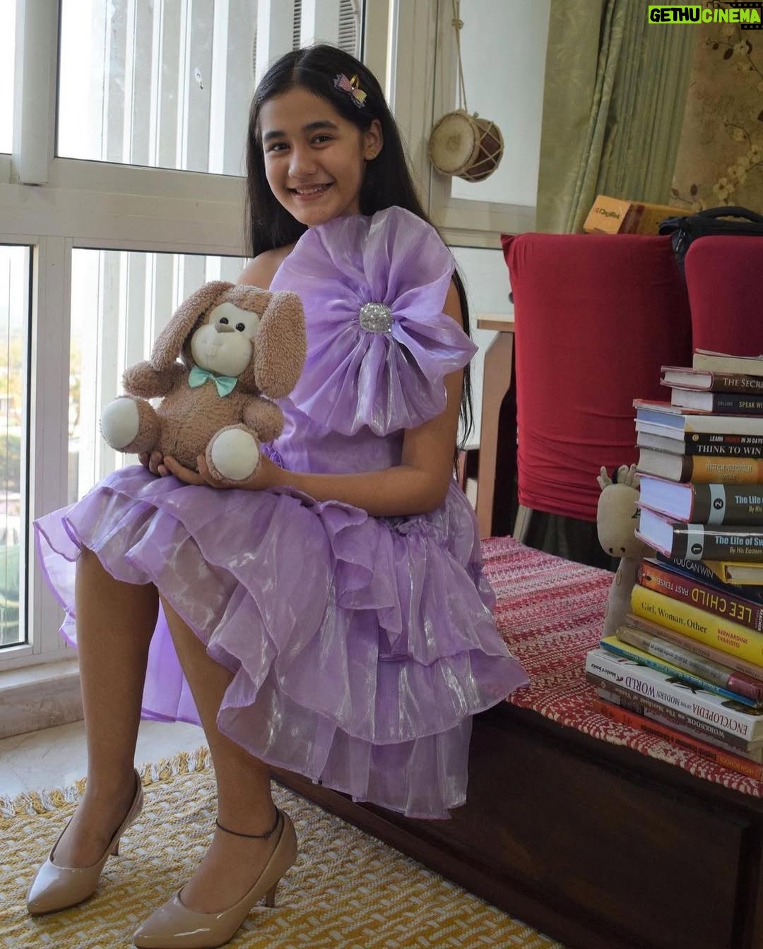 Kulfi Kumar Bajewala - 674 Likes - Photo dumpSaturday 💜🌸💖 

#saturday #vibes #aakritisharma #instagram #pose #explore