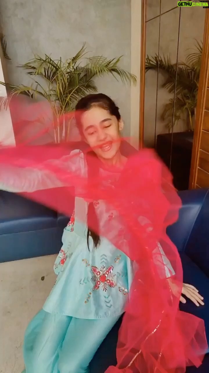 Kulfi Kumar Bajewala - 1K Likes - 🤓