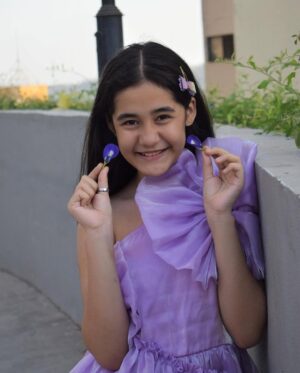 Kulfi Kumar Bajewala Instagram - Photo dumpSaturday 💜🌸💖 

#saturday #vibes #aakritisharma #instagram #pose #explore