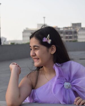 Kulfi Kumar Bajewala Instagram - Photo dumpSaturday 💜🌸💖 

#saturday #vibes #aakritisharma #instagram #pose #explore