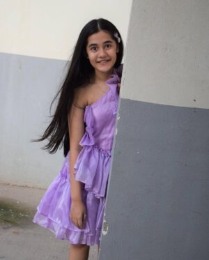 Kulfi Kumar Bajewala Instagram - Photo dumpSaturday 💜🌸💖 

#saturday #vibes #aakritisharma #instagram #pose #explore