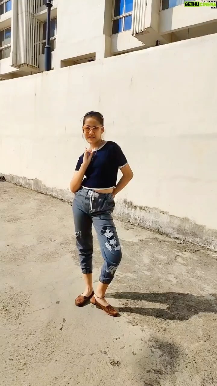 Kulfi Kumar Bajewala - 2.3K Likes - Ek din meri bahon me.
.
.
#aakritisharma #kullfikumarbajewala