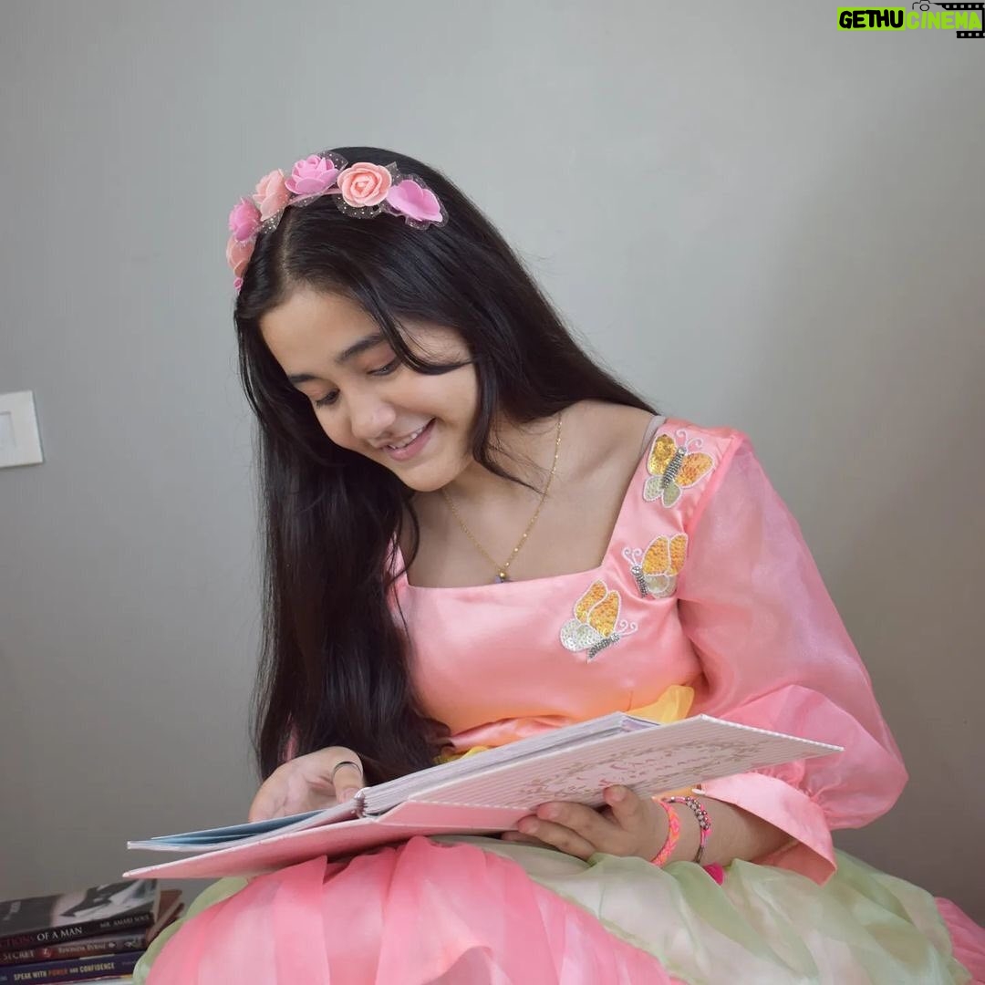 Kulfi Kumar Bajewala - 710 Likes - 💖

#monday #morning #dream #girl #aakritisharma