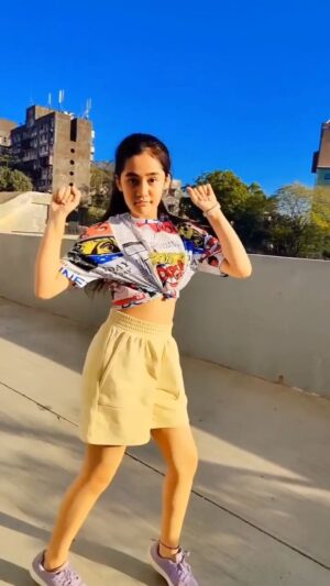 Kulfi Kumar Bajewala Instagram - ❤️

#reels #dance #lalisa #aakritisharma #blackpink #instagram #blink