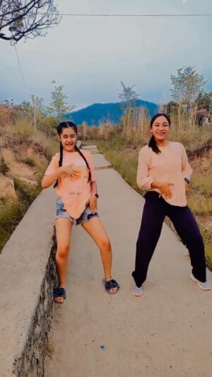 Kulfi Kumar Bajewala Instagram - Chale jaise Hawaayen!!!