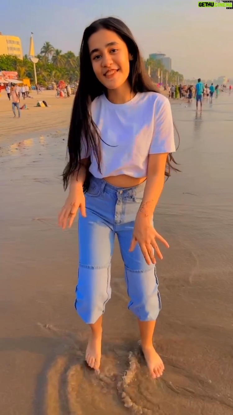 Kulfi Kumar Bajewala - 685 Likes - 🤭